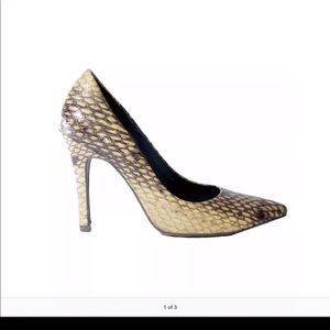 BCBG Maxazria Leather Snakeskin Heels Pumps